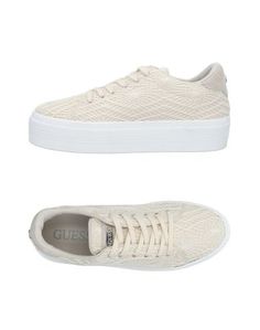 Низкие кеды и кроссовки Guess