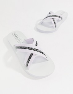 Белые шлепанцы с перекрещенными ремешками и логотипом Versace Jeans - Белый