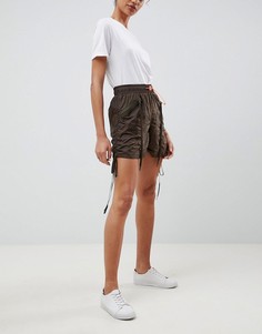 Шорты с неоновым фиксатором ASOS DESIGN - Зеленый