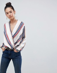 Блузка в полоску с запахом Boohoo - Белый