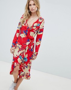 Платье миди с цветочным принтом, запахом и оборками PrettyLittleThing - Красный