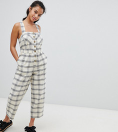 Комбинезон в клетку с эластичным поясом и пуговицами ASOS DESIGN Petite - Кремовый
