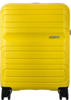 Маленький чемодан на колесах желтого цвета American Tourister