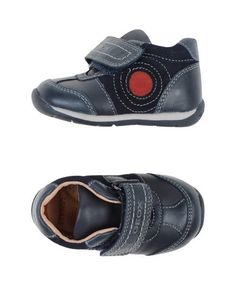 Низкие кеды и кроссовки Geox