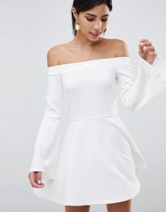 Короткое приталенное платье с открытыми плечами Oh My Love - Белый
