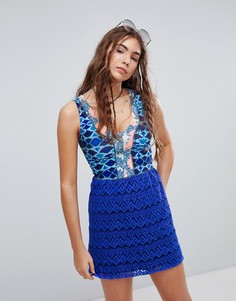 Ярко-синее пляжное платье с вышивкой и принтом пейсли Maaji - Синий