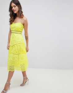 Платье для выпускного с вышивкой ришелье ASOS DESIGN Premium - Желтый