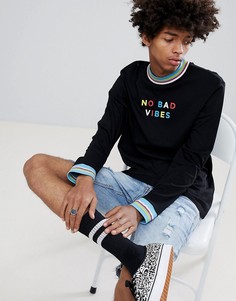 Свободный лонгслив с принтом и контрастной отделкой ASOS DESIGN - Черный
