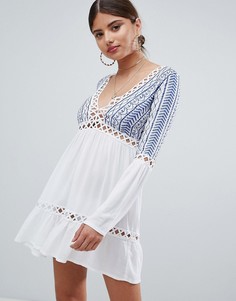 Свободное платье из жатого хлопка с вышивкой Missguided - Белый