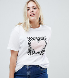 Белая футболка с зебровым принтом и пушистым сердцем ASOS DESIGN Curve - Белый