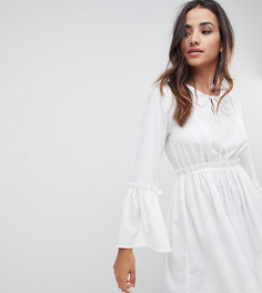 Свободное платье с кружевными вставками Boohoo - Белый