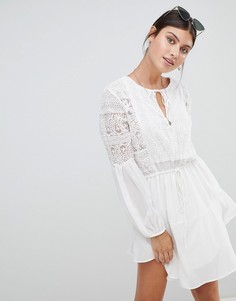 Свободное платье с ажурной вставкой Boohoo - Кремовый