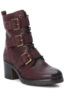 boot Carmela