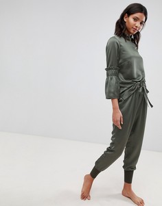 Брюки со складками на талии Ted Baker Ted Says Relax - Зеленый