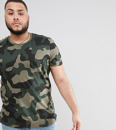 Футболка с камуфляжным принтом ASOS DESIGN Plus - Зеленый