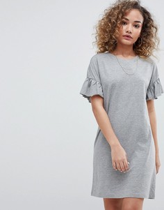 Платье-футболка с рукавами-оборками Noisy May - Серый