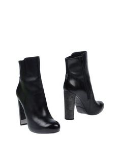 Полусапоги и высокие ботинки Guess
