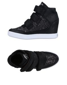 Высокие кеды и кроссовки Guess