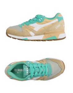 Низкие кеды и кроссовки Diadora