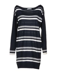 Короткое платье Lacoste