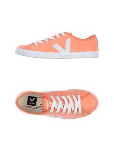 Низкие кеды и кроссовки Veja