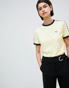 Футболка с фирменной лентой Fred Perry - Желтый