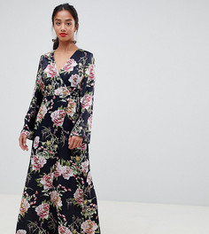 Платье макси с длинными рукавами и запахом ASOS DESIGN Petite - Мульти