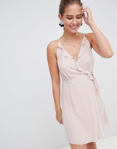 Платье с запахом, оборками и завязкой сбоку Miss Selfridge - Розовый