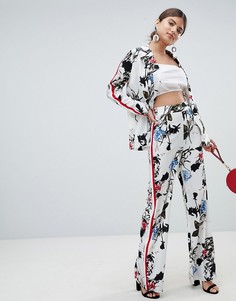 Широкие брюки с цветочным принтом и полосками по бокам PrettyLittleThing - Белый
