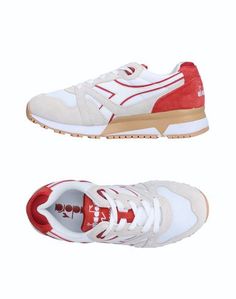 Низкие кеды и кроссовки Diadora