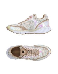 Низкие кеды и кроссовки Guess