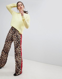 Широкие брюки с леопардовым принтом и полосками по бокам New Look - Коричневый