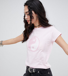 Приталенная футболка с принтом инь-ян Rokoko - Розовый