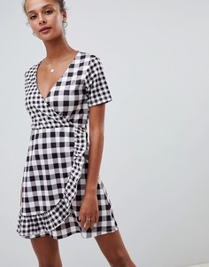 Платье в клетку с запахом ASOS DESIGN - Мульти