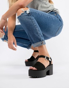Черные сандалии на толстой подошве с пряжкой в стиле вестерн Pull&amp;Bear - Черный Pull&Bear