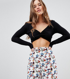 Кроп-топ с открытыми плечами и перекрутом ASOS DESIGN Petite - Черный