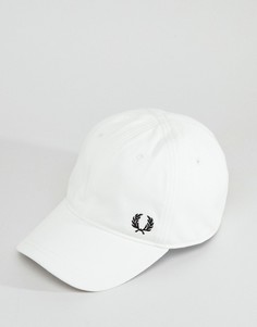 Белая бейсболка из пике Fred Perry Classic - Белый