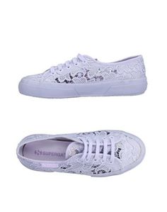 Низкие кеды и кроссовки Superga