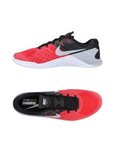 Низкие кеды и кроссовки Nike