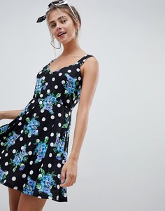 Сарафан в горошек с цветочным принтом ASOS DESIGN - Мульти