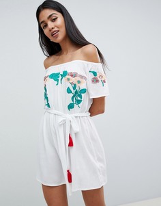 Платье с открытыми плечами и цветочной вышивкой ASOS DESIGN - Белый