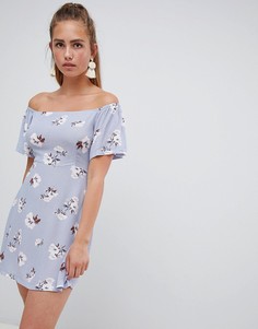 Платье мини с цветочным принтом PrettyLittleThing - Фиолетовый