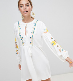 Свободное платье с вышивкой Boohoo Petite - Белый