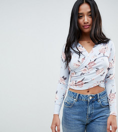 Кроп-топ с запахом и цветочным принтом ASOS DESIGN Petite - Мульти