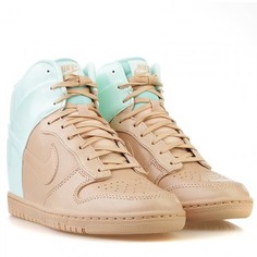 Кроссовки Nike