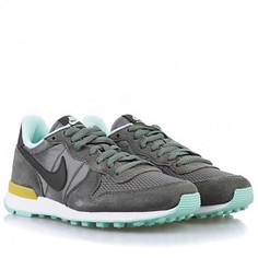 Кроссовки Nike