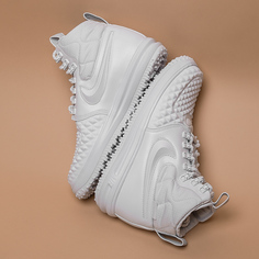 Кроссовки Nike