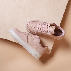 Кроссовки Nike