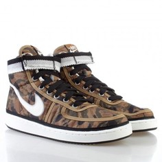 Кроссовки Nike