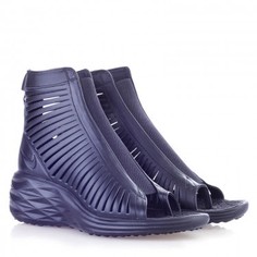 Сланцы Nike